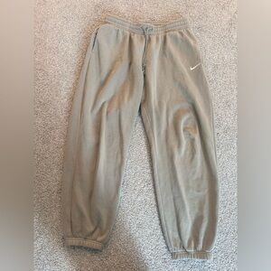 Nike women’s size Large sweatpants